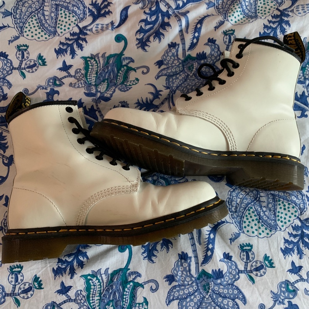 DR.MARTINS 1460 Smooth Leather Lace Up Boots